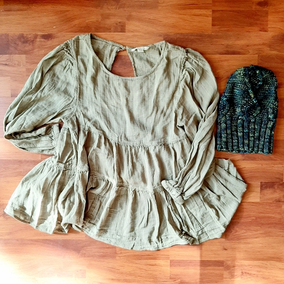 American Eagle Outfitters Tops - american eagle open back flowy boho top